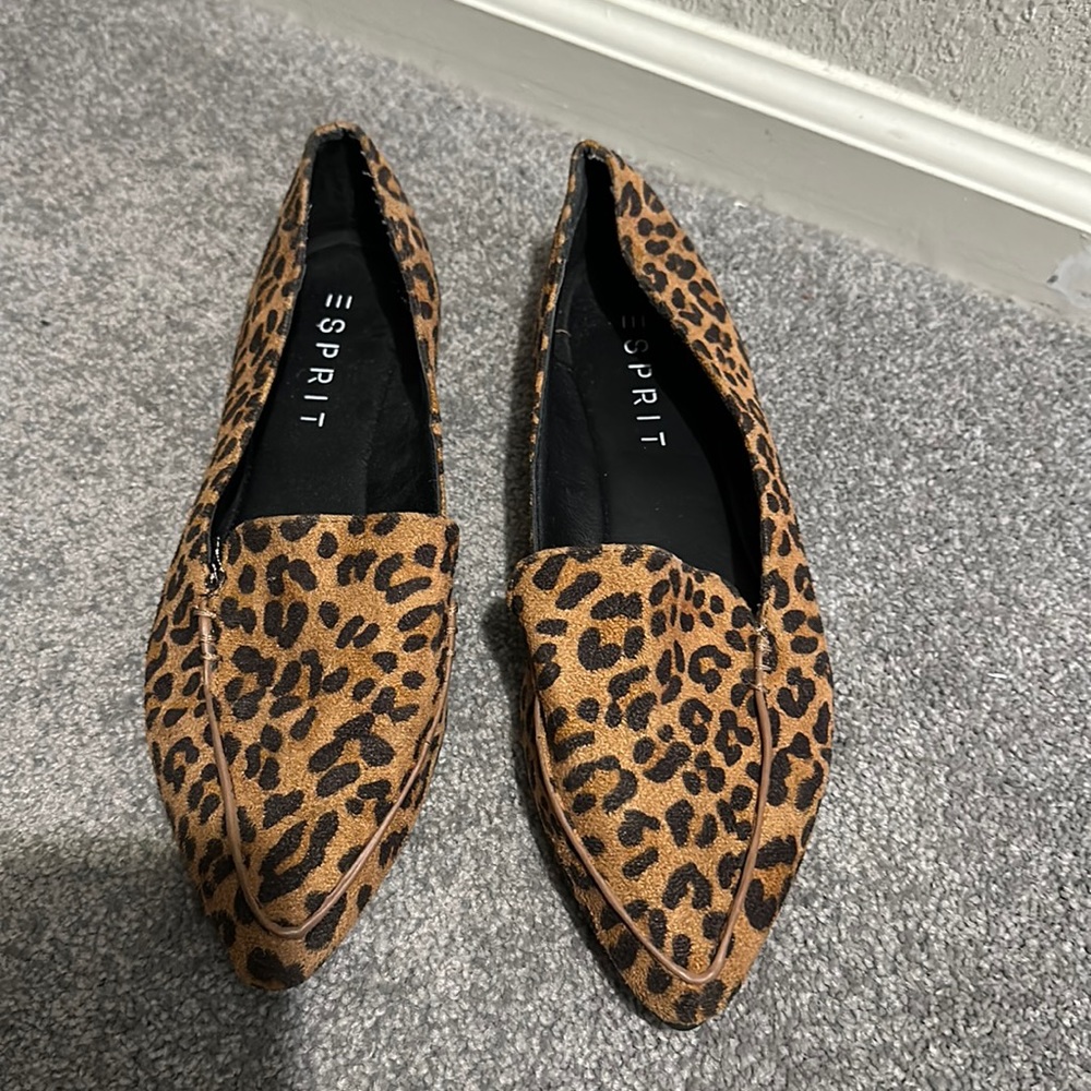 Animal print flats, size 8